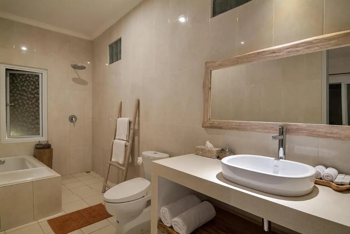 Villa 3Br Villa4 Oberoi Seminyak,18M Walk To The Beach