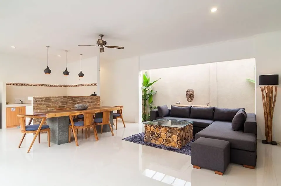 3Br Villa4 Oberoi Seminyak,18M Walk To The Beach Villa