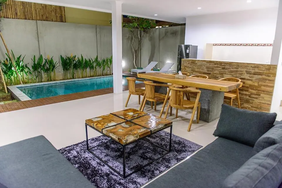 3Br Villa4 Oberoi Seminyak,18M Walk To The Beach 0*, Seminyak (Bali)